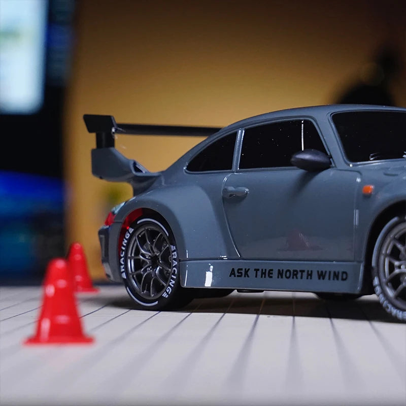 Voiture RC télécommandée à dérive, Mini jouet de course pour enfants, Radio 2.4G, modèle de véhicule à grande vitesse, jouets pour garçons, cadeaux pour enfants
